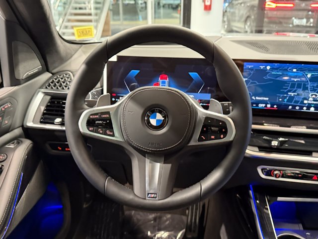 Used 2026 BMW X7 xDrive40i w/ M Sport Package AWD/4WD image 15