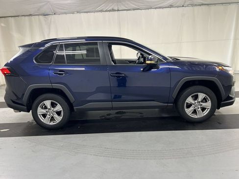 Used 2022 Toyota RAV4 XLE w/ Convenience Package AWD/4WD image 3