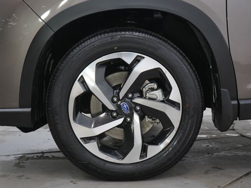 Used 2024 Subaru Forester Touring w/ Convenience Package image 30