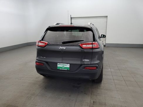 Used 2016 Jeep Cherokee Latitude w/ Cold Weather Group image 7