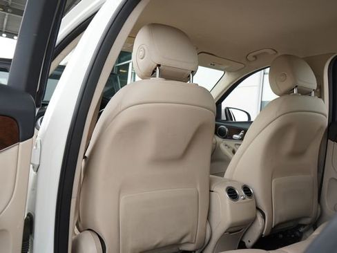 Used 2017 Mercedes-Benz GLC 300 image 25