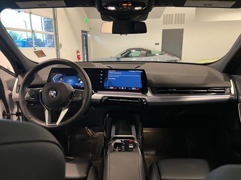 Used 2025 BMW X2 xDrive28i w/ Technology Package AWD/4WD image 30