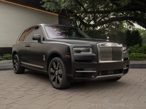 Certified 2023 Rolls-Royce Cullinan AWD/4WD image 13