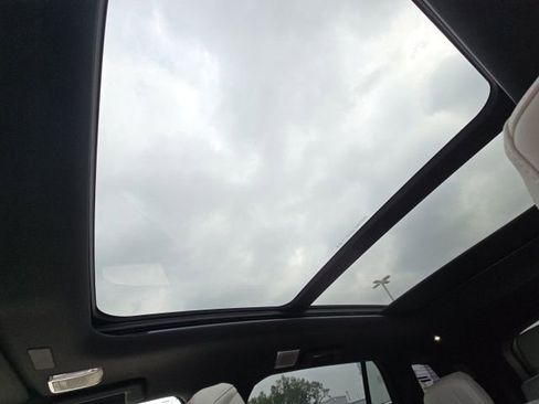 New 2026 Cadillac Vistiq Sport w/ LPO, Floor Liner Package image 29