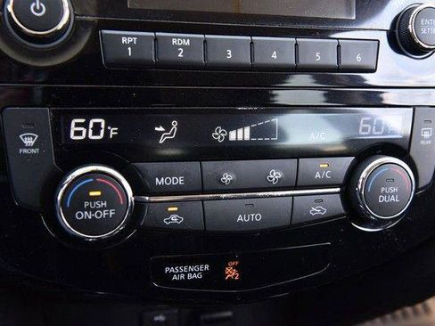 Used 2015 Nissan Rogue SV w/ SV Family Package image 15