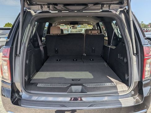 Used 2024 Chevrolet Suburban Premier AWD/4WD image 26