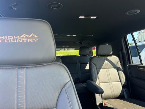 New 2025 Chevrolet Suburban High Country AWD/4WD image 28