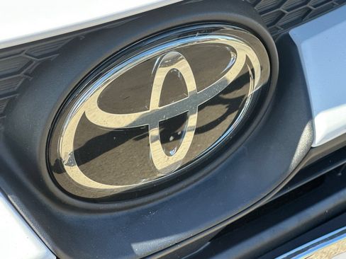 Used 2024 Toyota Corolla LE FWD image 44