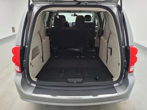 Used 2018 Dodge Grand Caravan SE FWD image 29