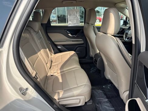 Used 2024 Lincoln Corsair AWD image 29