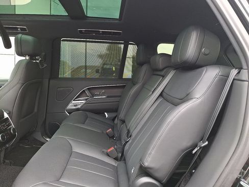 New 2026 Land Rover Range Rover Long Wheelbase SE AWD/4WD image 6
