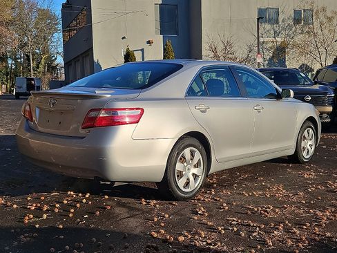 Used 2009 Toyota Camry LE image 6