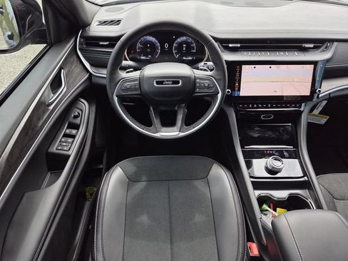 New 2026 Jeep Grand Cherokee Altitude RWD image 10