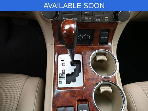 Used 2013 Toyota Highlander Limited image 25