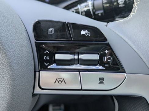 New 2026 Hyundai Elantra SEL Sport FWD image 25