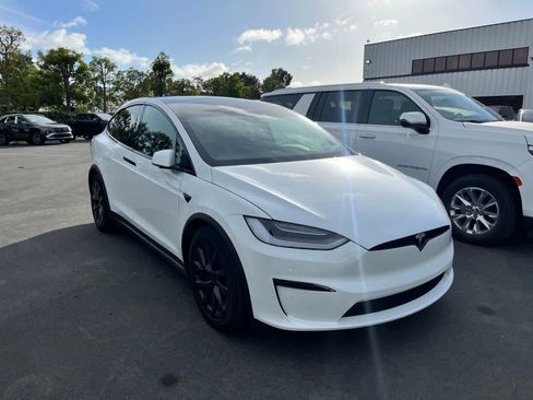 Used 2022 Tesla Model X image 2