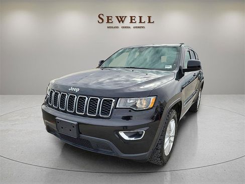 Used 2018 Jeep Grand Cherokee Laredo image 1