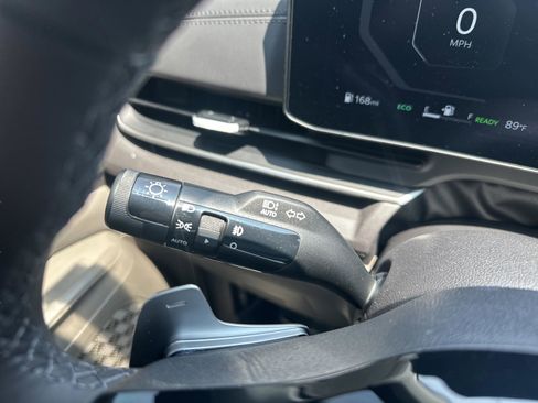 New 2025 Kia Carnival SX FWD image 18