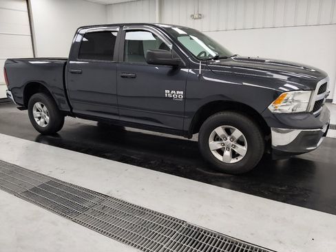Used 2021 RAM 1500 Classic SLT AWD/4WD image 10