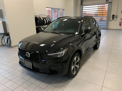 Used 2026 Volvo XC40 B5 Core w/ Climate Package