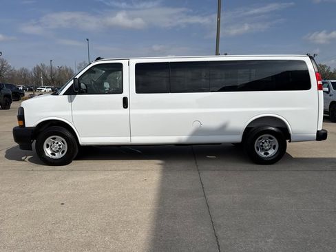 Used 2025 Chevrolet Express 3500 LS image 10