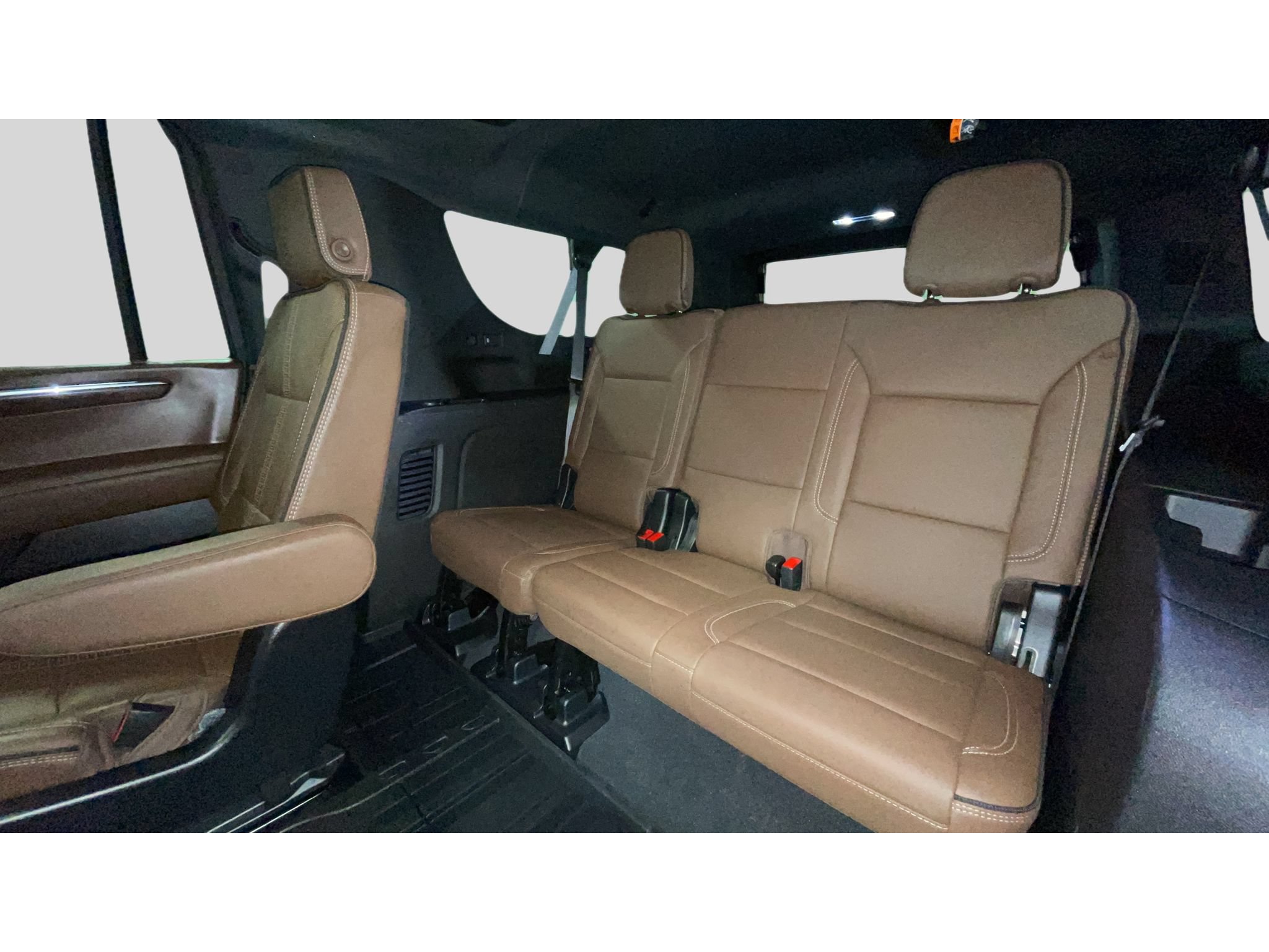 Used 2025 Chevrolet Suburban High Country w/ Sun And Tow Package AWD/4WD image 17