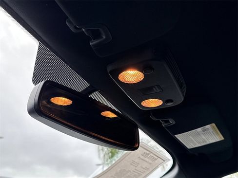 Used 2017 Ford Mustang V6 image 21