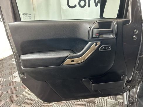 Used 2017 Jeep Wrangler 75th Anniversary image 20