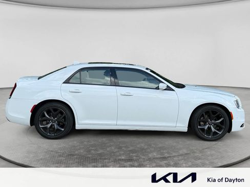 Used 2022 Chrysler 300 S RWD image 4
