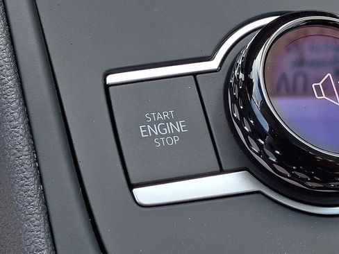 New 2026 Volkswagen Tiguan SE AWD/4WD image 16
