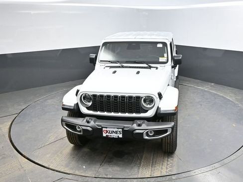 New 2026 Jeep Gladiator Sport image 31