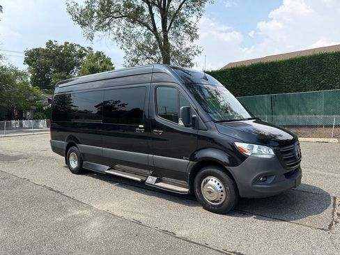 Used 2022 Mercedes-Benz Sprinter 3500 image 11