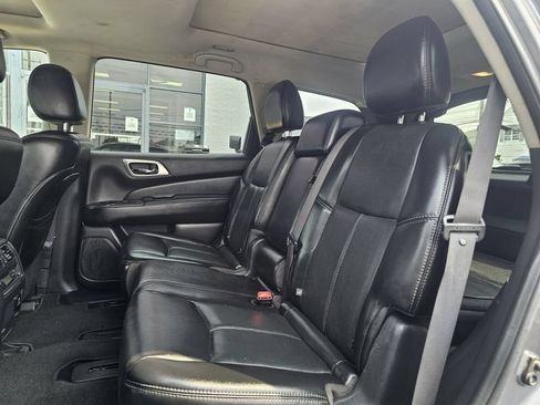 Used 2017 Nissan Pathfinder Platinum AWD/4WD image 31