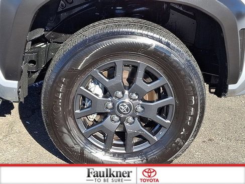 Certified 2025 Toyota 4Runner SR5 AWD/4WD image 6