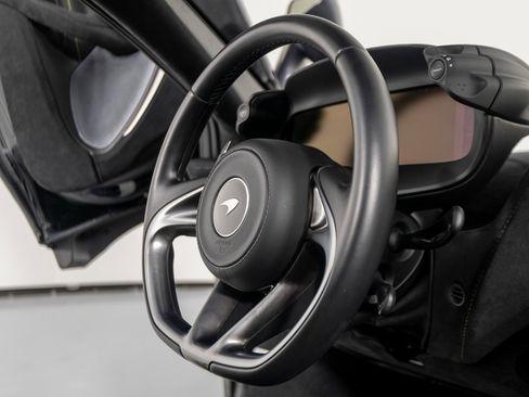 Used 2024 McLaren 750S Spider image 30