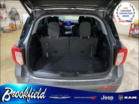 Used 2022 Ford Explorer XLT image 13