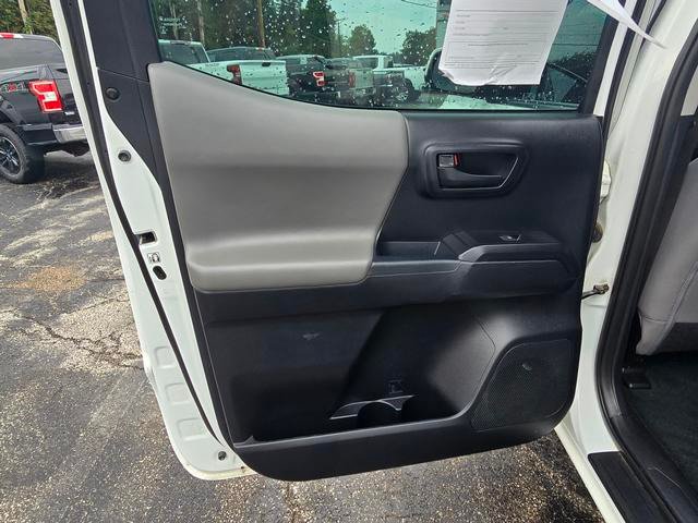 Used 2016 Toyota Tacoma SR AWD/4WD image 14