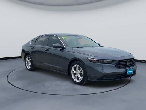 Used 2025 Honda Accord LX image 9