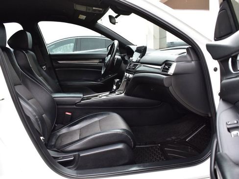 Used 2018 Honda Accord Sport image 16