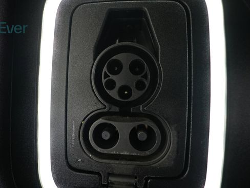 Used 2024 Rivian R1S Adventure AWD/4WD image 10