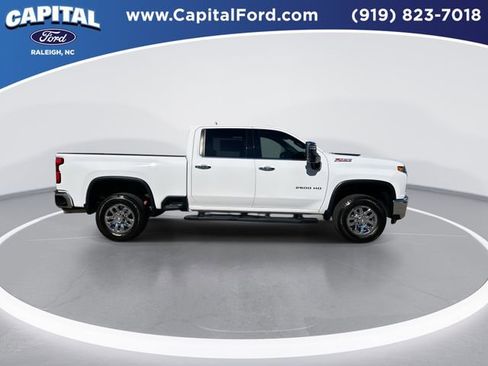 Used 2021 Chevrolet Silverado 2500 LTZ w/ LTZ Convenience Package image 9