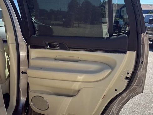 Used 2018 Lincoln MKT AWD w/ Technology Package image 40