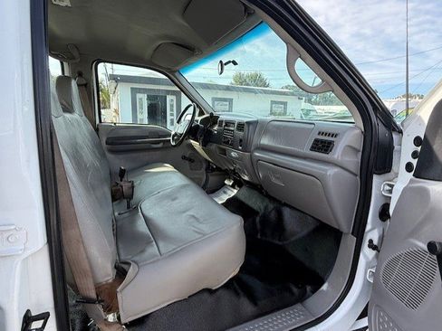 Used 2001 Ford F350 XL image 16