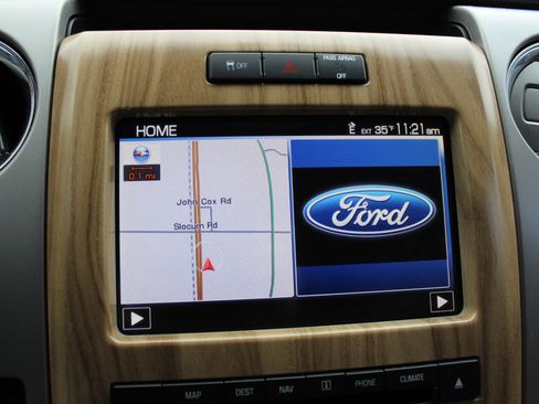 Used 2011 Ford F150 Lariat w/ Lariat Chrome Pkg image 30