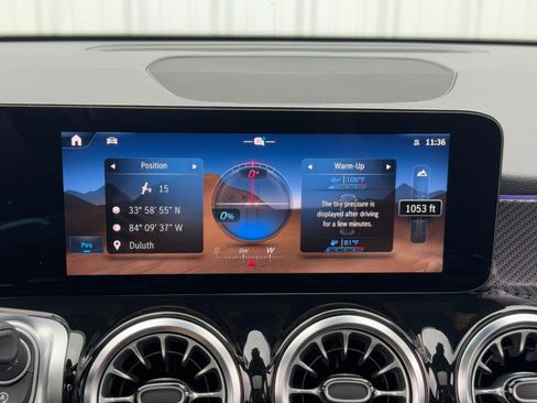 Used 2024 Mercedes-Benz GLB 35 AMG 4MATIC image 32