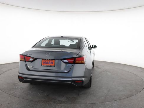 Used 2025 Nissan Altima 2.5 SV image 11