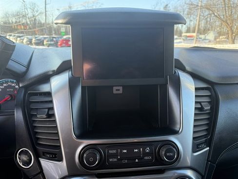 Used 2018 Chevrolet Suburban Premier image 19