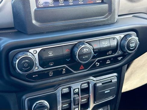 Used 2020 Jeep Gladiator Overland w/ Safety Group image 31