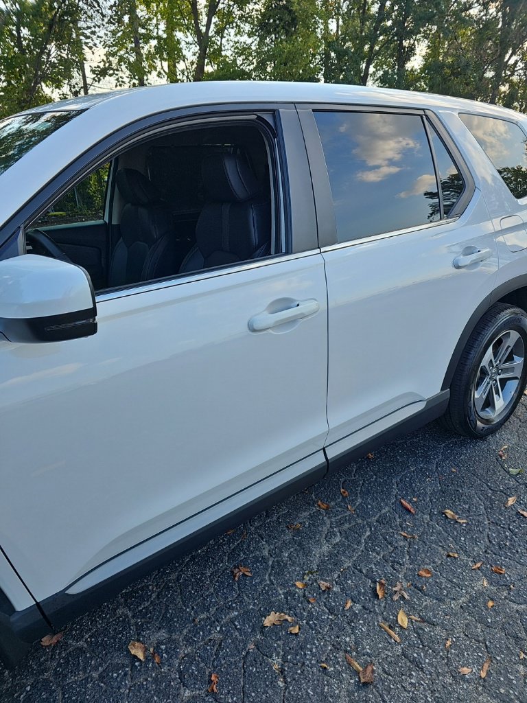 Used 2025 Honda Pilot EX-L image 2