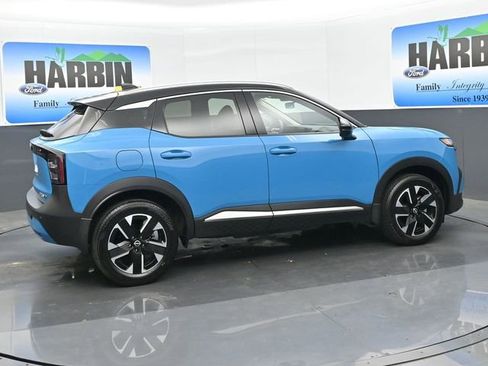 Used 2025 Nissan Kicks SR AWD/4WD image 6